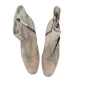 Blondo Stylish Tan Cow Suede Leather Booties  Ankle Boots 7.5 M